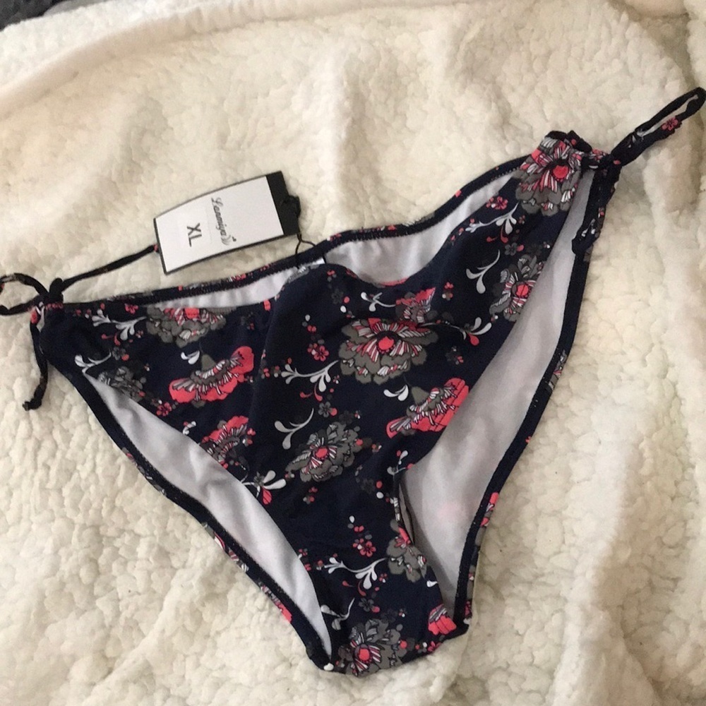 NWT women’s XL bikini bottom